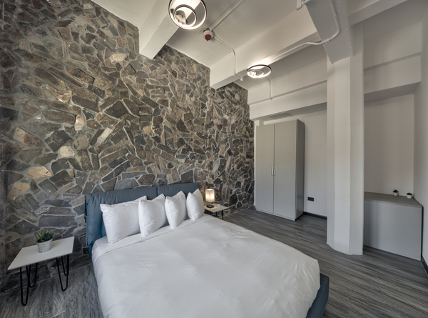 Studio Terrace Photo 3